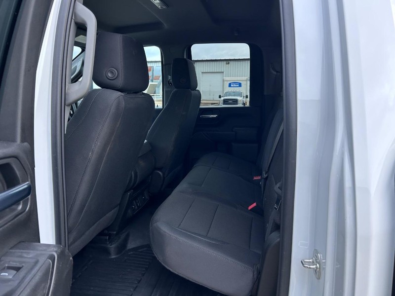 GMC Sierra 2500HD Vehicle Full-screen Gallery Image 7