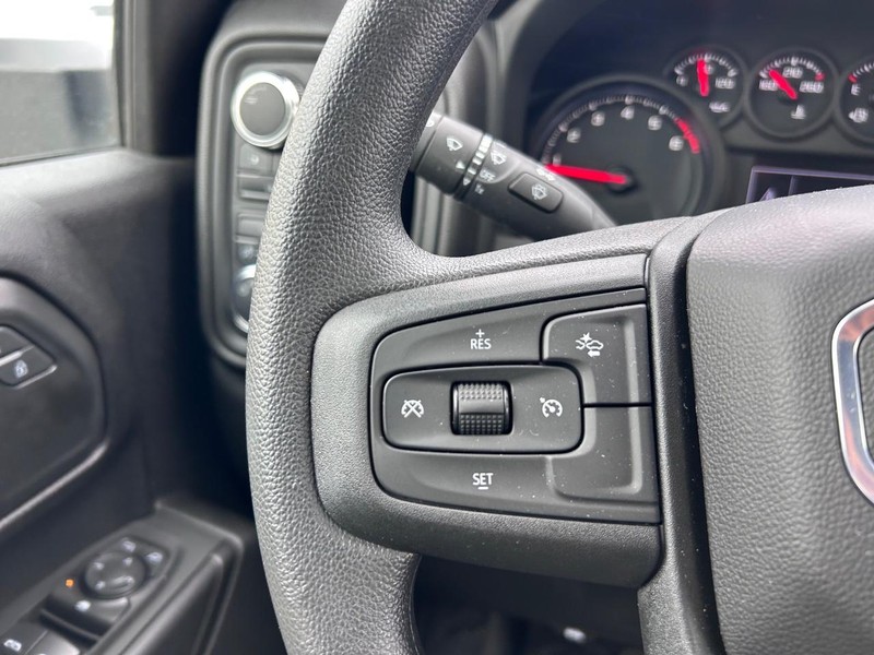 GMC Sierra 2500HD Vehicle Full-screen Gallery Image 10