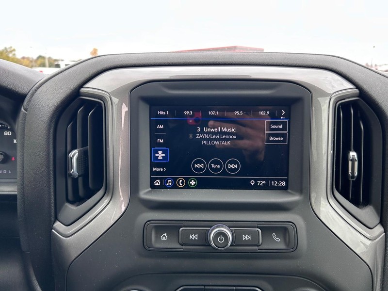 GMC Sierra 2500HD Vehicle Full-screen Gallery Image 11