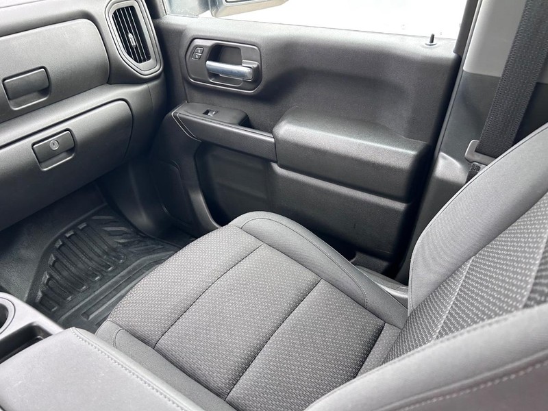 GMC Sierra 2500HD Vehicle Full-screen Gallery Image 13