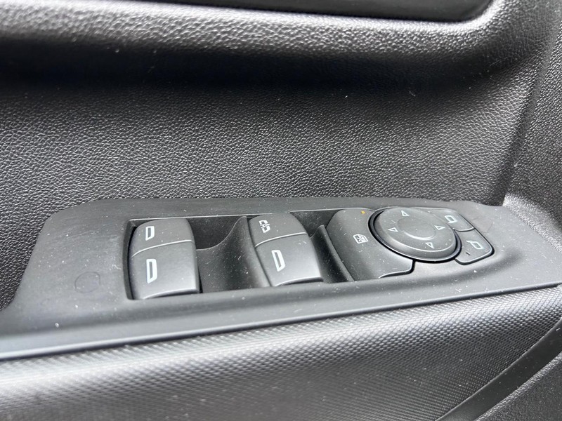 GMC Sierra 2500HD Vehicle Full-screen Gallery Image 14