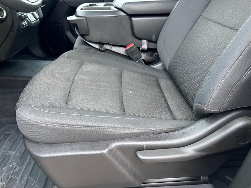 GMC Sierra 2500HD Vehicle Full-screen Gallery Image 15