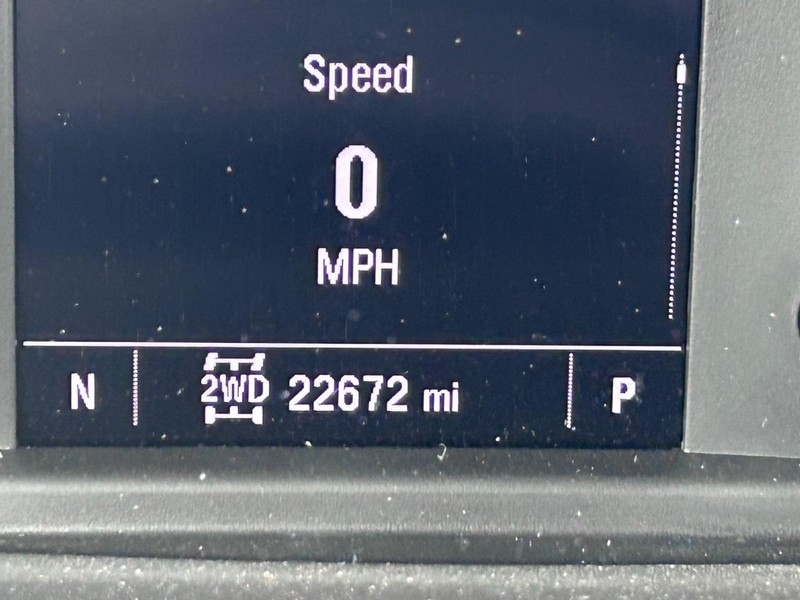 GMC Sierra 2500HD Vehicle Full-screen Gallery Image 16