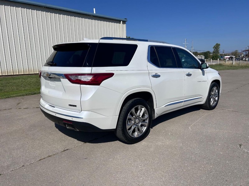 Chevrolet Traverse Vehicle Full-screen Gallery Image 3
