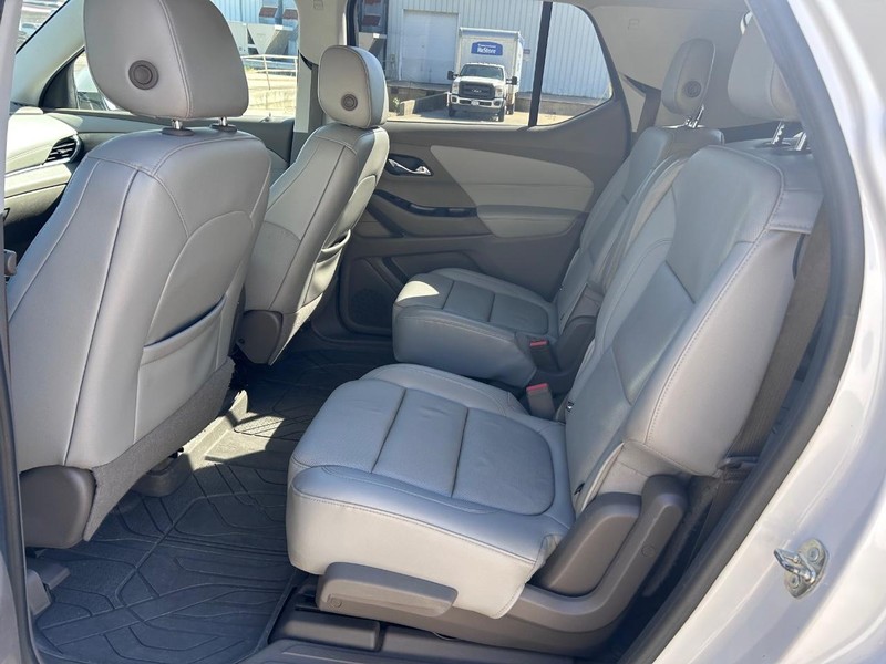 Chevrolet Traverse Vehicle Full-screen Gallery Image 9