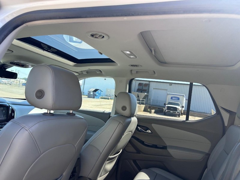Chevrolet Traverse Vehicle Full-screen Gallery Image 10