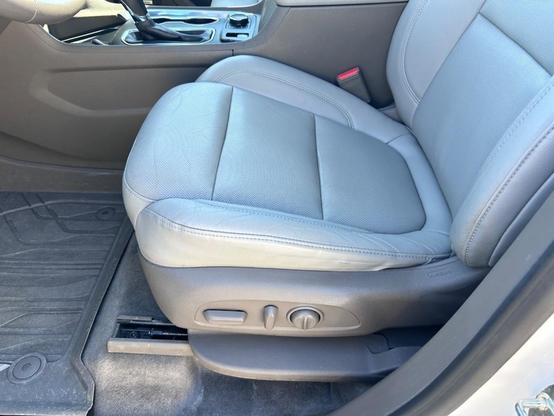 Chevrolet Traverse Vehicle Full-screen Gallery Image 22