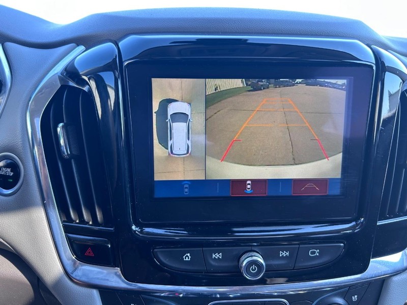 Chevrolet Traverse Vehicle Full-screen Gallery Image 24