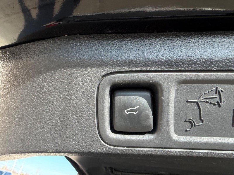 Ford Expedition Vehicle Full-screen Gallery Image 6