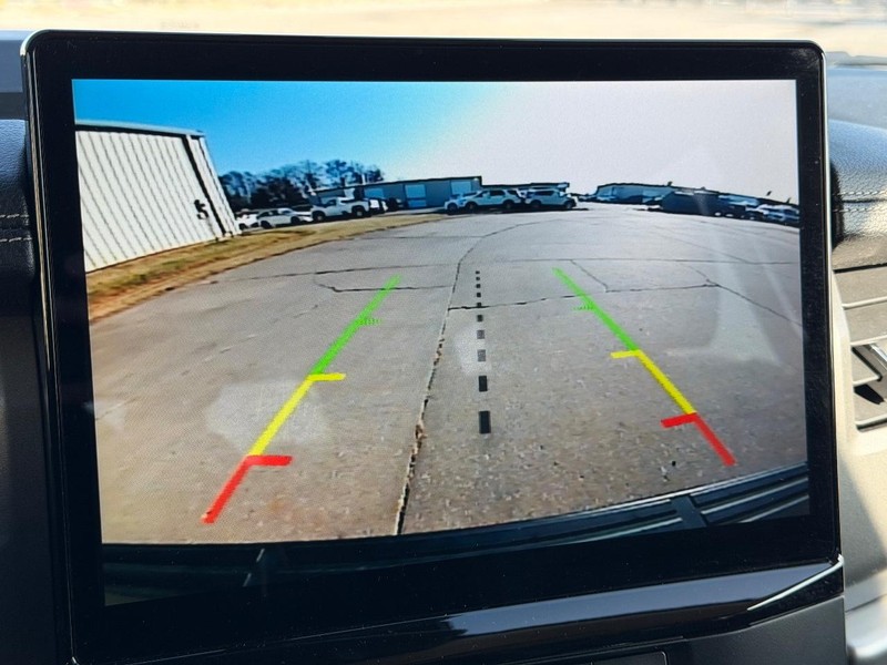 Ford Expedition Vehicle Full-screen Gallery Image 24