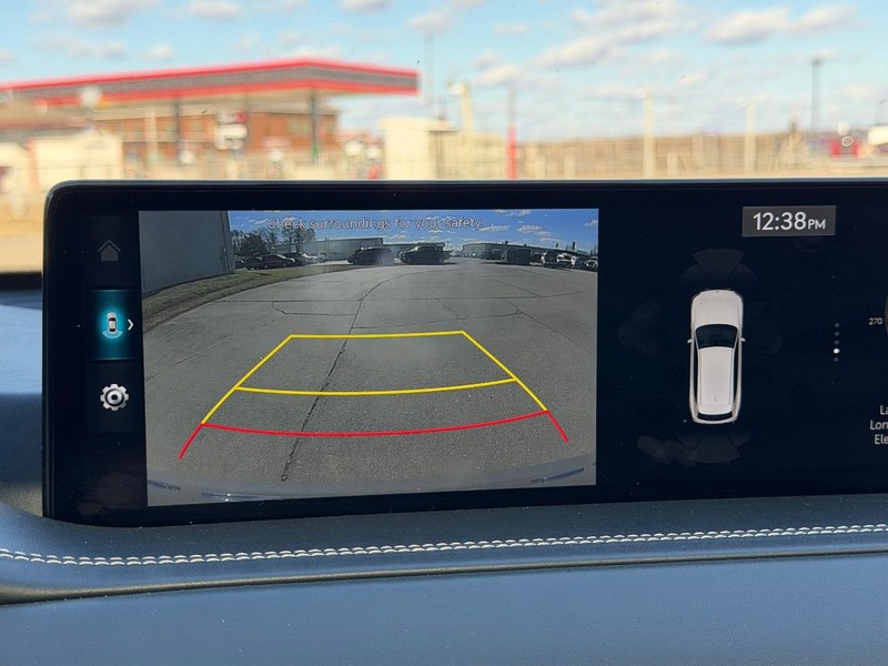 Genesis GV80 Vehicle Full-screen Gallery Image 22