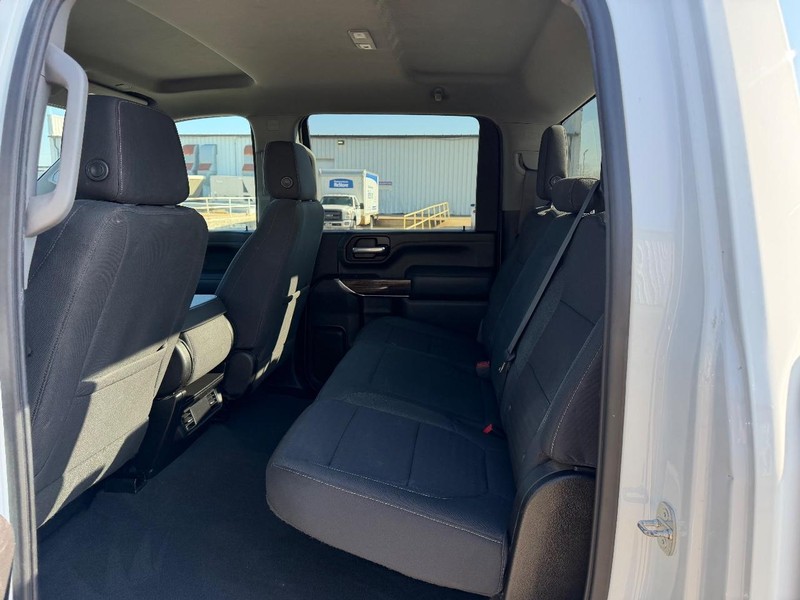 GMC Sierra 2500HD Vehicle Full-screen Gallery Image 7