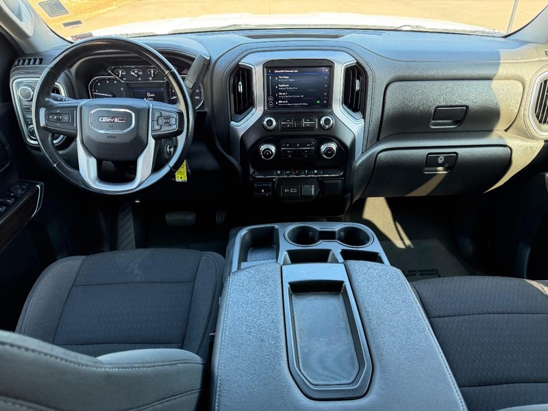 GMC Sierra 2500HD Vehicle Full-screen Gallery Image 8