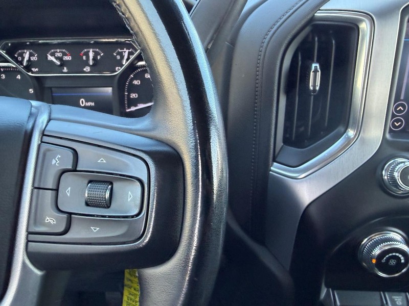 GMC Sierra 2500HD Vehicle Full-screen Gallery Image 11