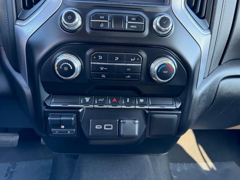 GMC Sierra 2500HD Vehicle Full-screen Gallery Image 13