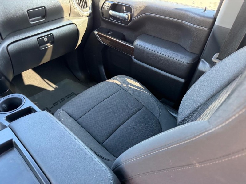 GMC Sierra 2500HD Vehicle Full-screen Gallery Image 14