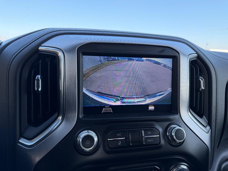 GMC Sierra 2500HD Vehicle Full-screen Gallery Image 18