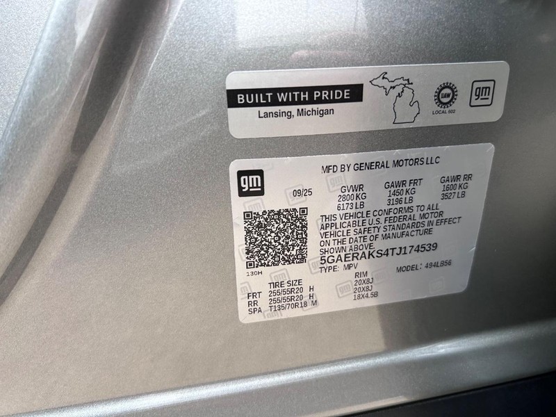 Buick Enclave Vehicle Full-screen Gallery Image 23