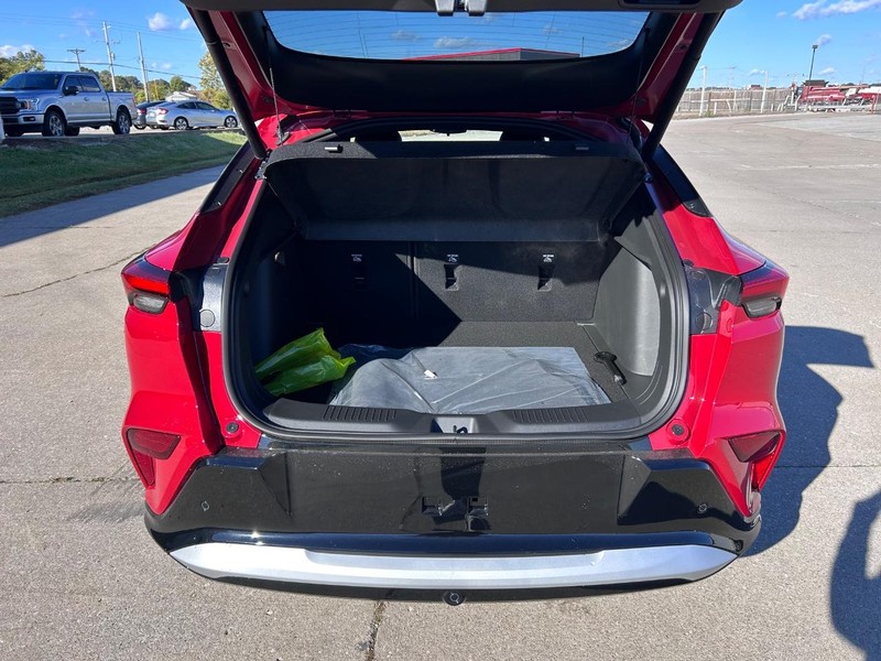 Buick Envista Vehicle Full-screen Gallery Image 5