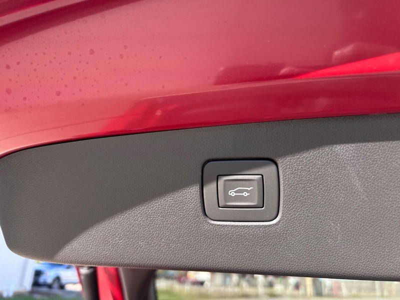 Buick Envista Vehicle Full-screen Gallery Image 6