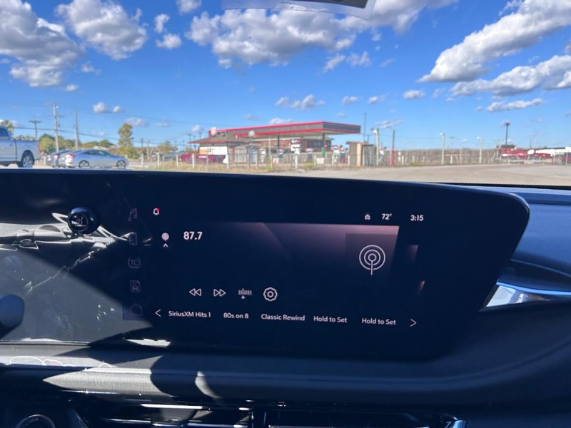 Buick Envista Vehicle Full-screen Gallery Image 13