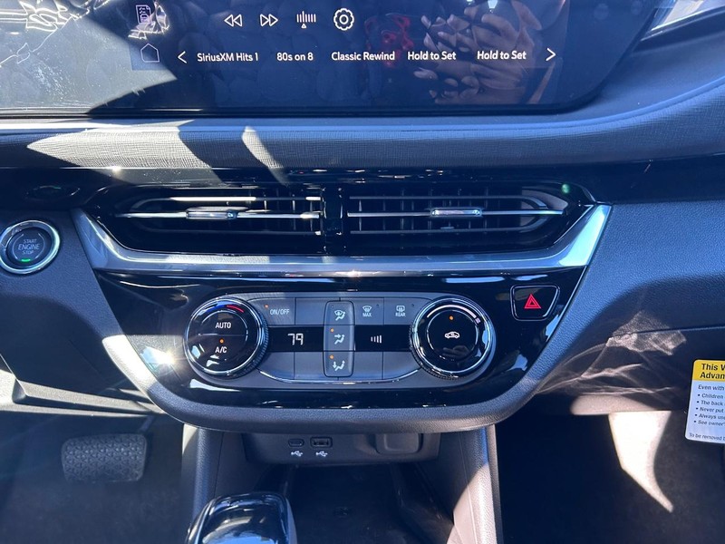 Buick Envista Vehicle Full-screen Gallery Image 14