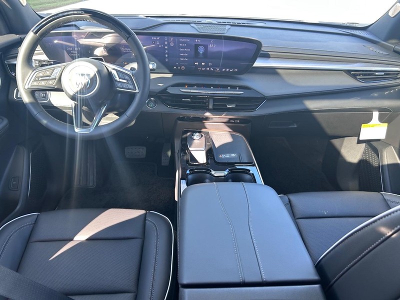 Buick Enclave Vehicle Full-screen Gallery Image 12