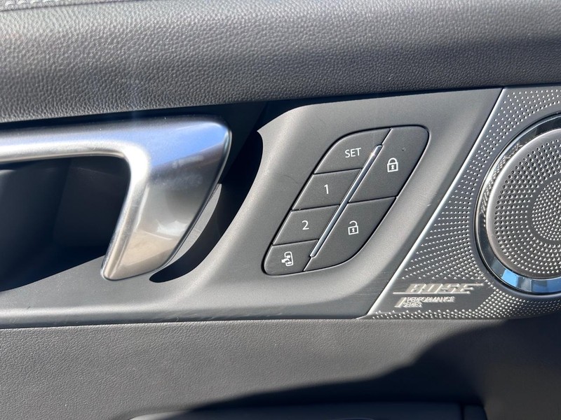 Buick Enclave Vehicle Full-screen Gallery Image 21