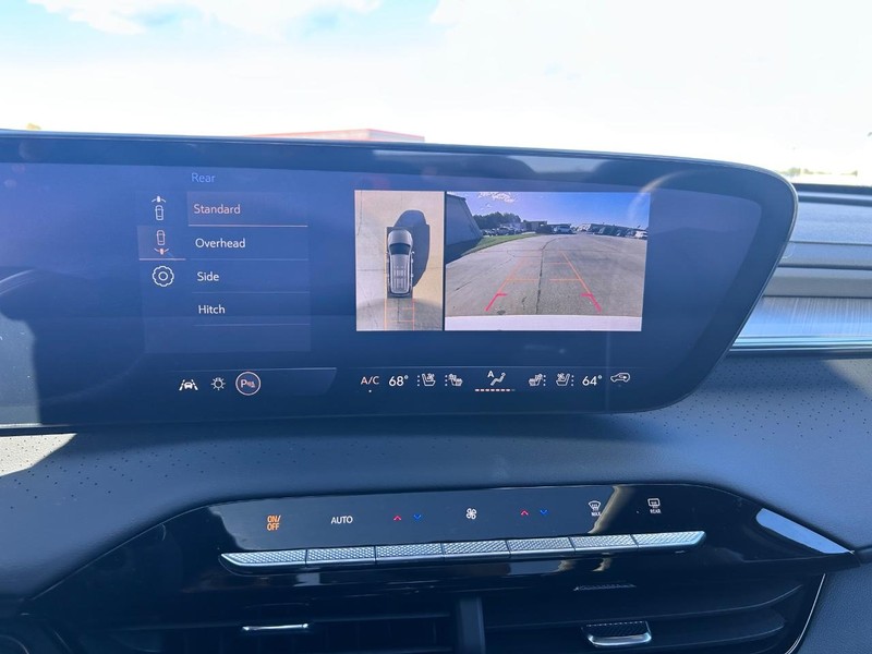 Buick Enclave Vehicle Full-screen Gallery Image 24