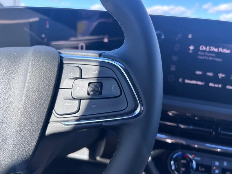 Buick Envista Vehicle Full-screen Gallery Image 12