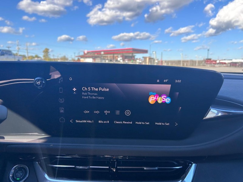 Buick Envista Vehicle Full-screen Gallery Image 13