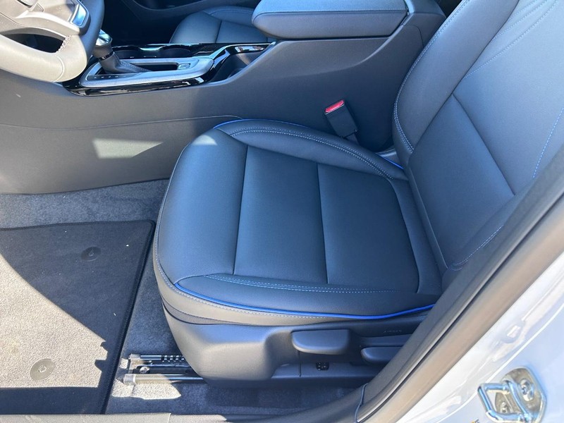 Buick Envista Vehicle Full-screen Gallery Image 18