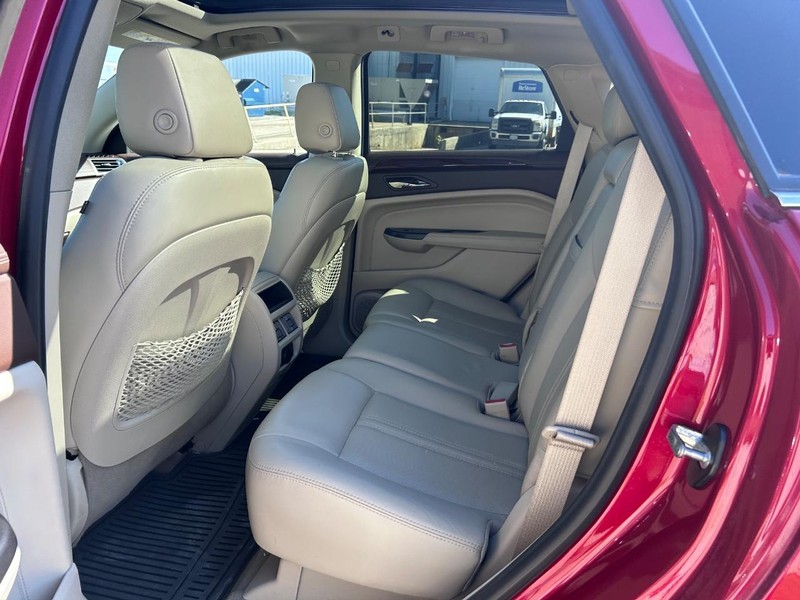 Cadillac SRX Vehicle Full-screen Gallery Image 8