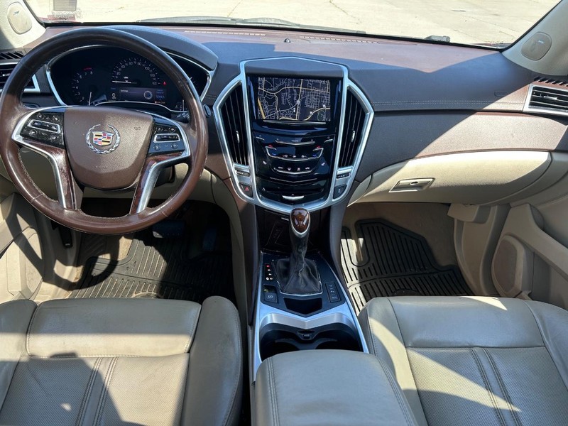 Cadillac SRX Vehicle Full-screen Gallery Image 10