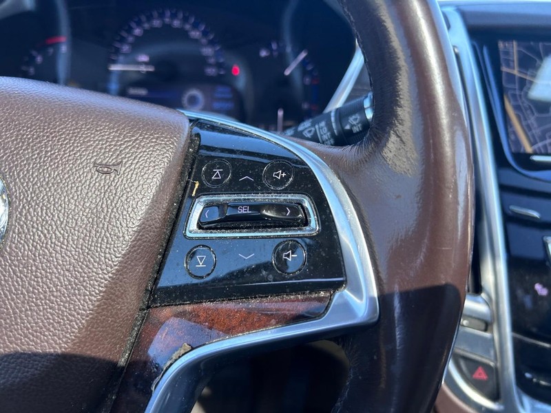 Cadillac SRX Vehicle Full-screen Gallery Image 13