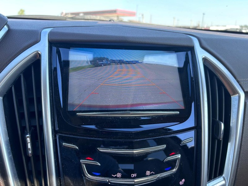 Cadillac SRX Vehicle Full-screen Gallery Image 22