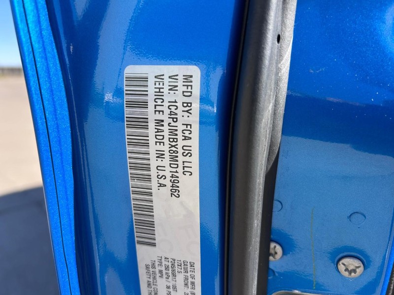 Jeep Cherokee Vehicle Full-screen Gallery Image 21