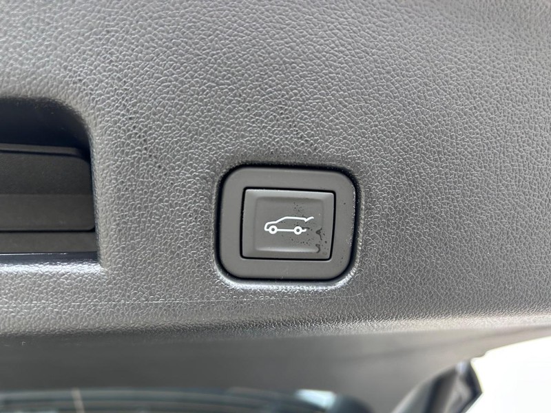 Buick Enclave Vehicle Full-screen Gallery Image 6