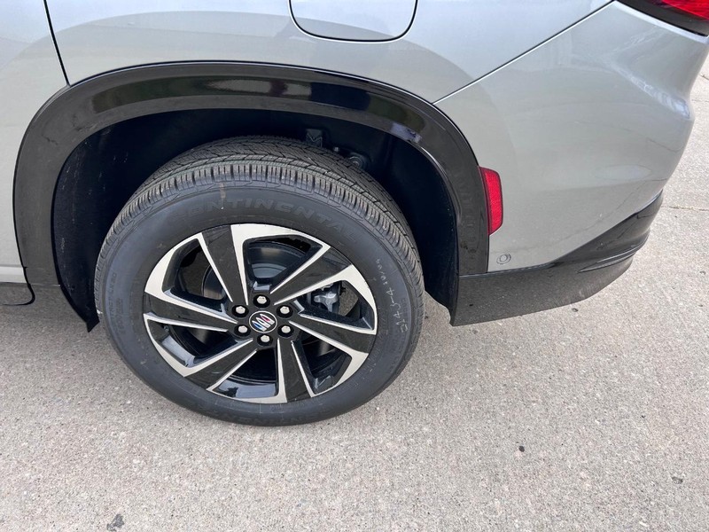 Buick Enclave Vehicle Full-screen Gallery Image 7