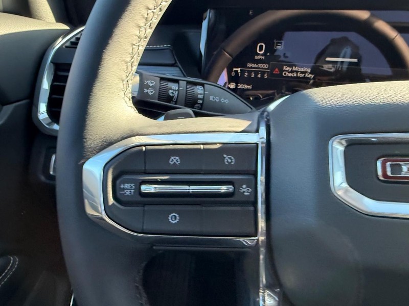 GMC Acadia Vehicle Full-screen Gallery Image 11