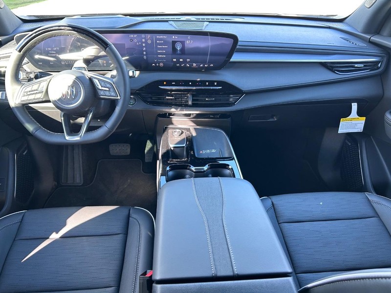 Buick Enclave Vehicle Full-screen Gallery Image 11