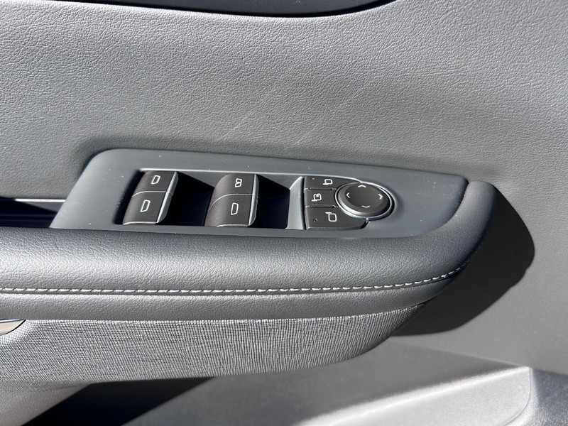 Buick Enclave Vehicle Full-screen Gallery Image 19