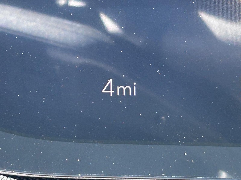 Buick Enclave Vehicle Full-screen Gallery Image 23