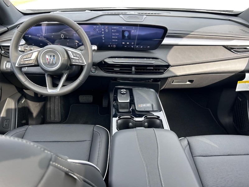 Buick Enclave Vehicle Full-screen Gallery Image 12