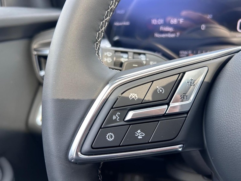 Buick Enclave Vehicle Full-screen Gallery Image 14