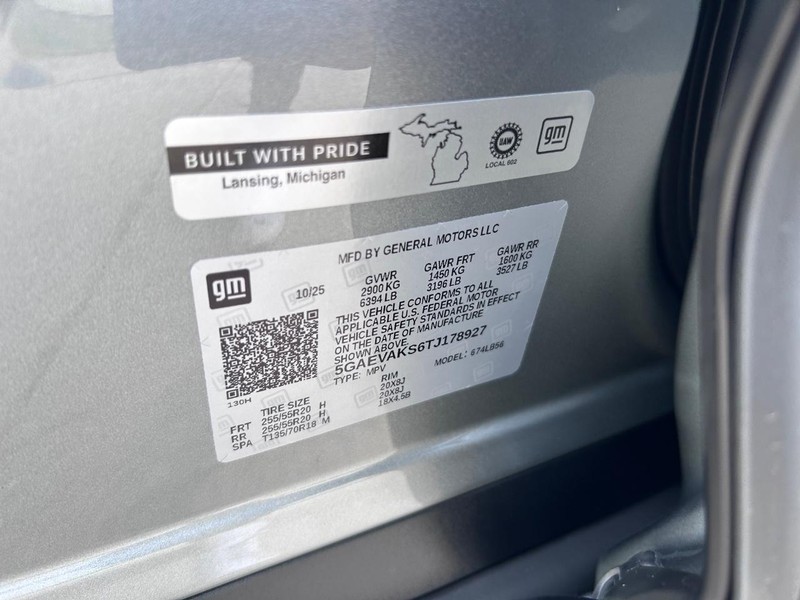 Buick Enclave Vehicle Full-screen Gallery Image 25