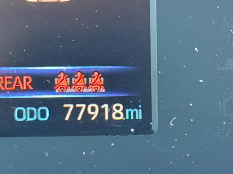 Toyota Tundra 4WD Vehicle Full-screen Gallery Image 19