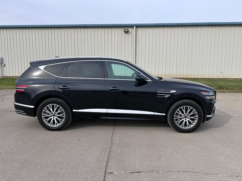 Genesis GV80 Vehicle Full-screen Gallery Image 2