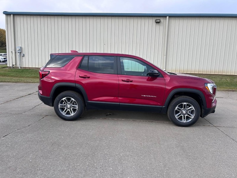 GMC Terrain Vehicle Full-screen Gallery Image 2