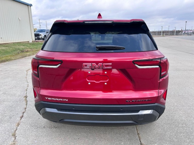 GMC Terrain Vehicle Full-screen Gallery Image 4